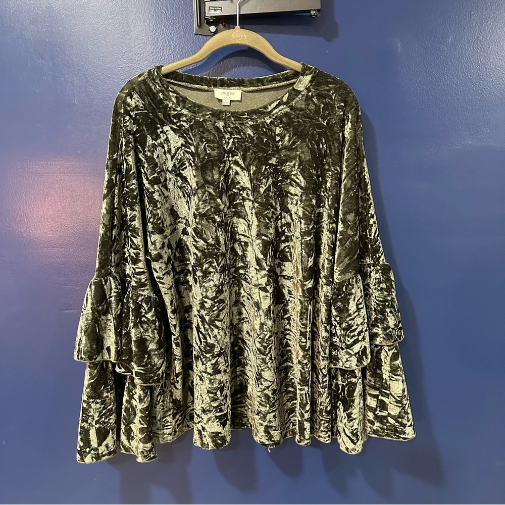 Umgee Dark Green Long Tiered Baloon Sleeve Large Faux Velvet